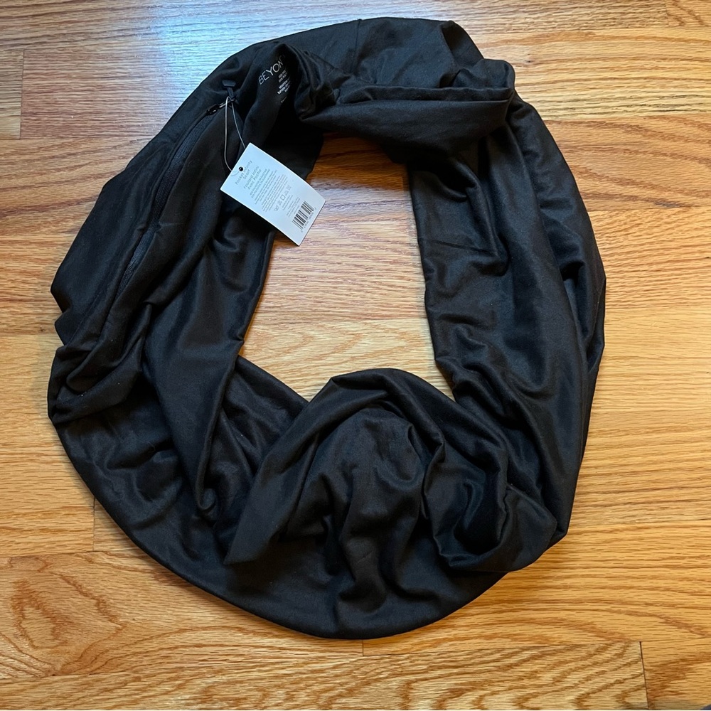 Beyond Yoga black pocket infinity scarf